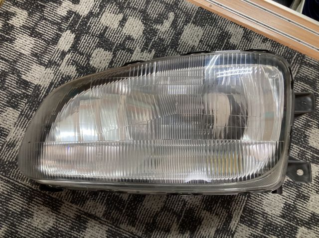 ヘッドライトAy(左)