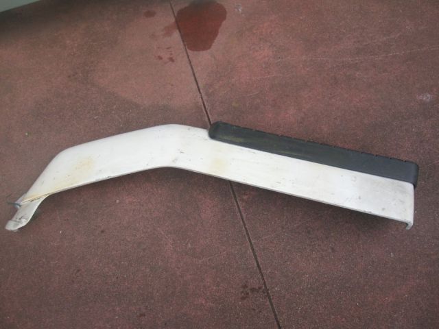 Fフェンダーパネル(左)