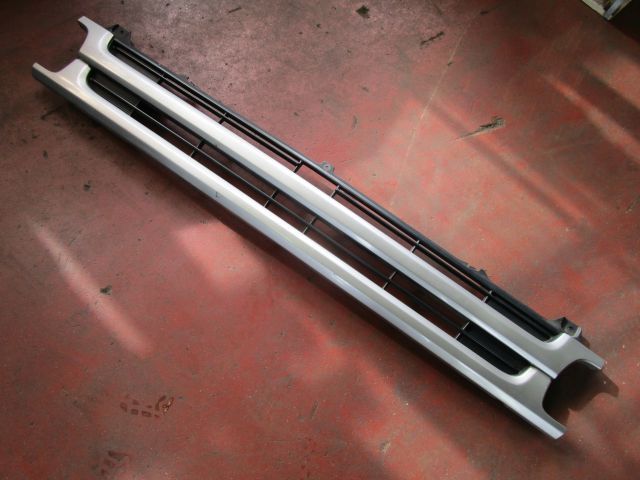 ラジエーターグリル