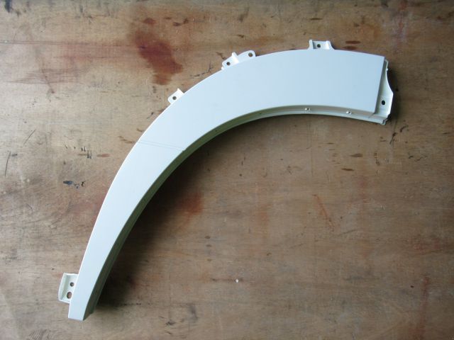 Fフェンダーパネル(左)