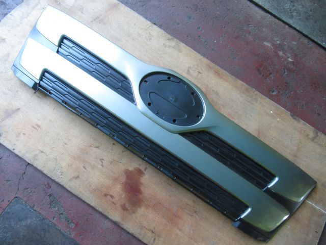 ラジエーターグリル