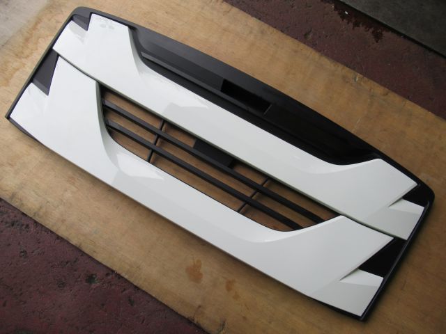 ラジエーターグリル