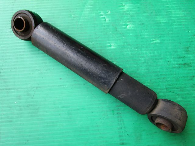 ショックアブソーバー(後右)