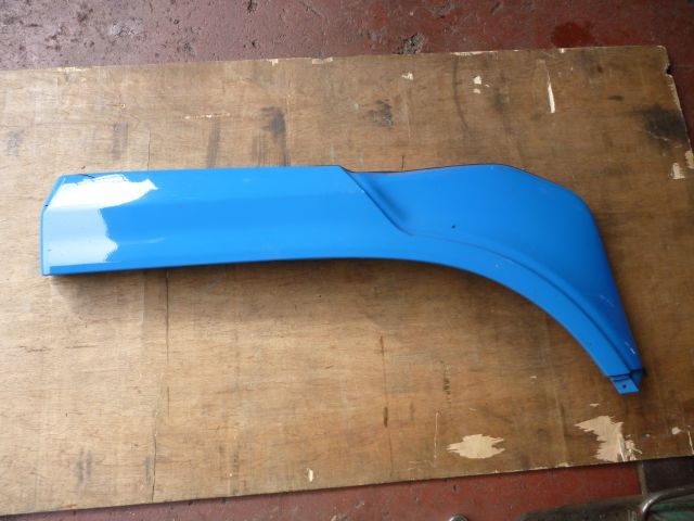 Fフェンダーパネル(右)