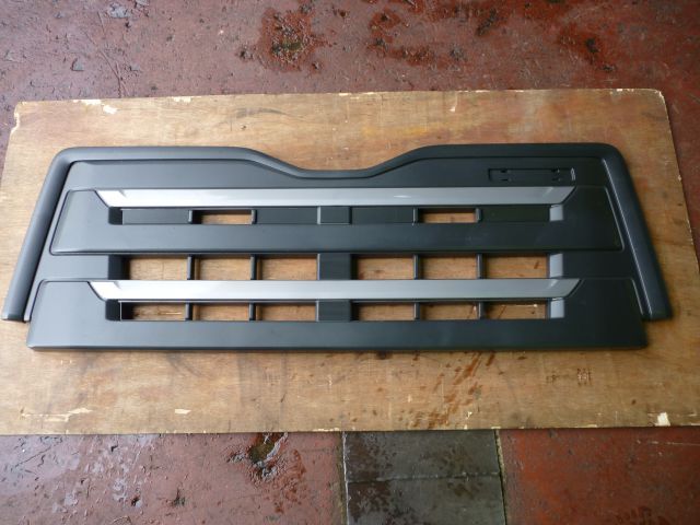 ラジエーターグリル