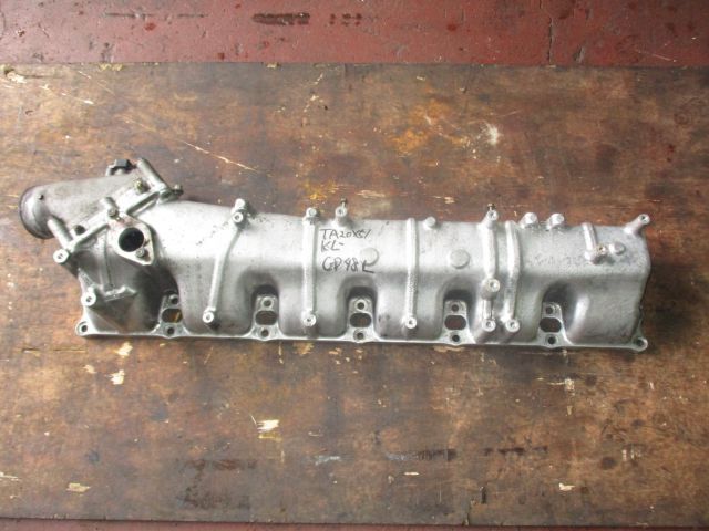 インレットマニホールド