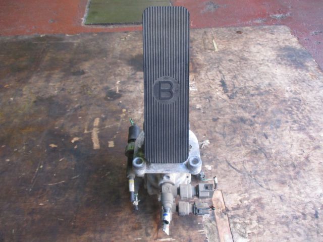 ブレーキバルブ