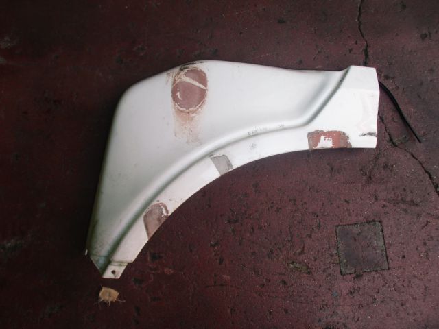 Fフェンダーパネル(左)