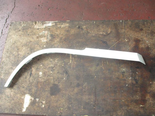 Fフェンダーパネル(左)