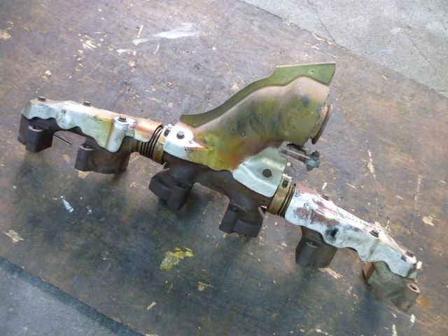 エキゾーストマニホールド