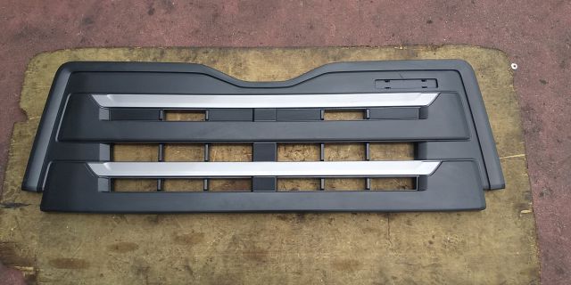 ラジエーターグリル