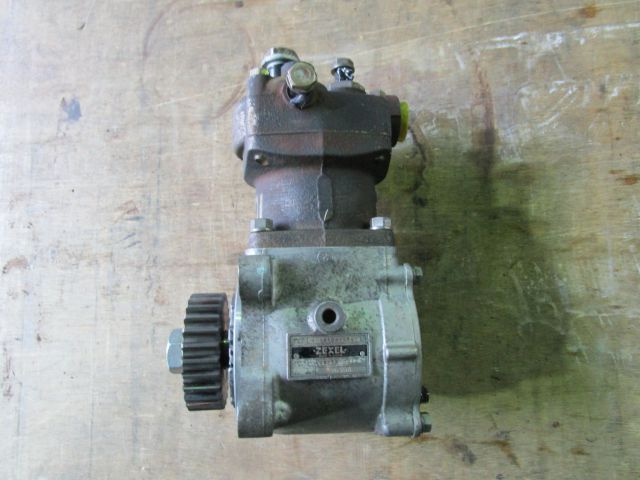 エアーコンプレッサー