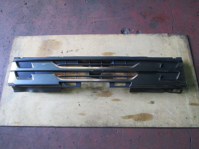 ラジエーターグリル