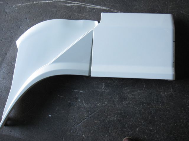 Fフェンダーパネル(左)