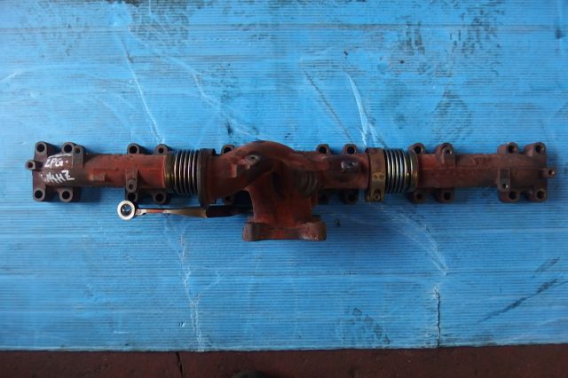 エキゾーストマニホールド