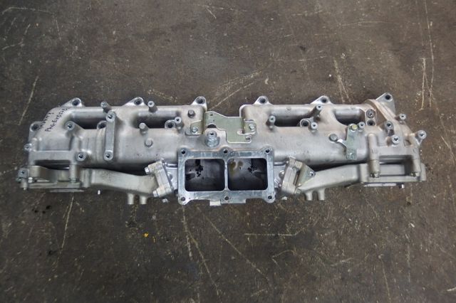 インレットマニホールド