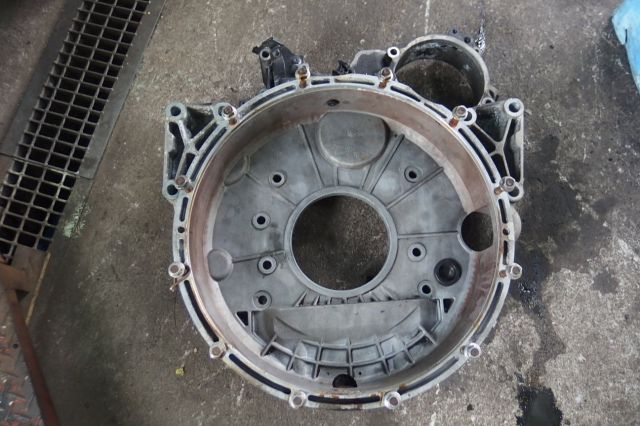 フライホイルハウジング