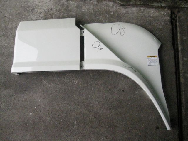 Fフェンダーパネル(右)