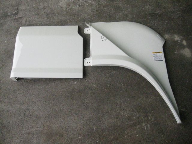 Fフェンダーパネル(右)