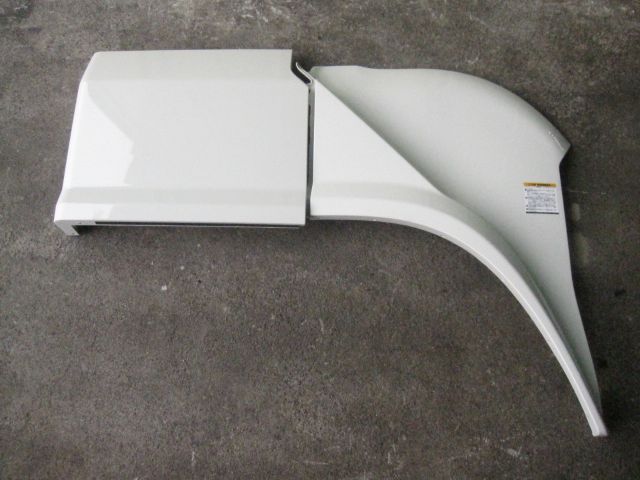 Fフェンダーパネル(右)