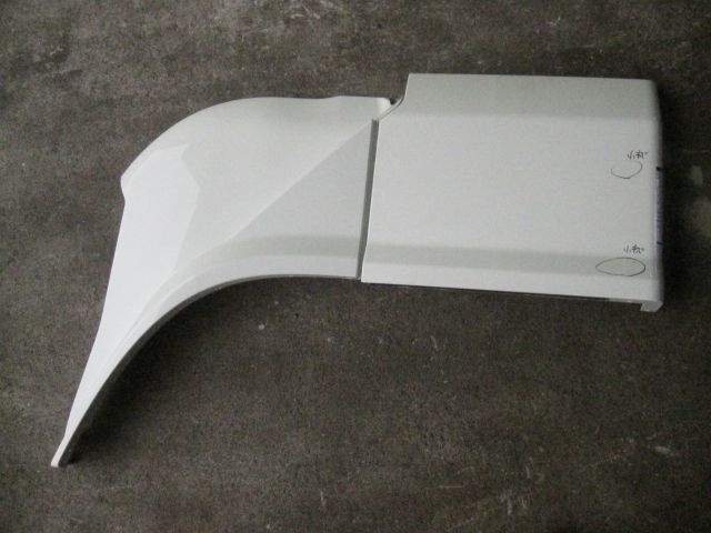 Fフェンダーパネル(左)