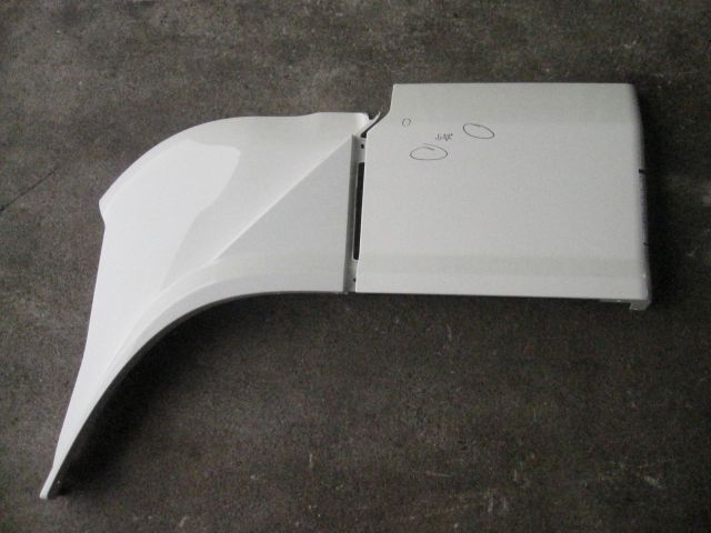 Fフェンダーパネル(左)