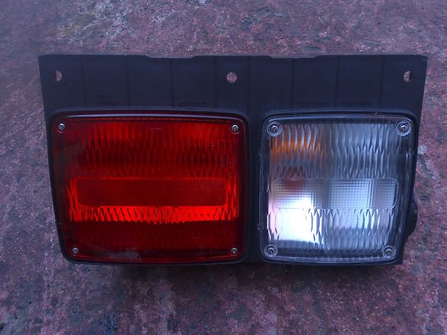 テールランプ(右)
