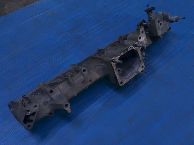 インレットマニホールド