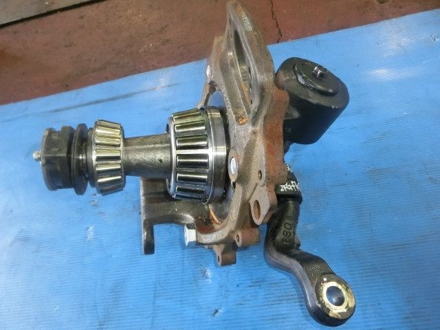 ナックルAy1軸目(左)