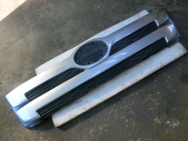 ラジエーターグリル