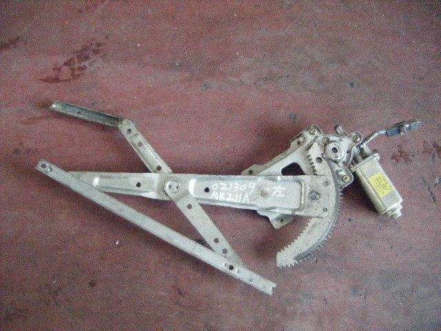 Fドアレギュレーター(左)