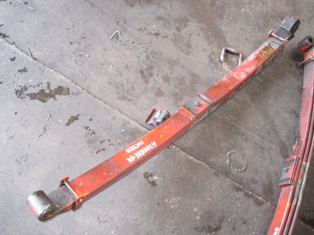 リーフスプリングAy(前右)