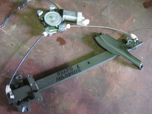 Fドアレギュレーター(左)