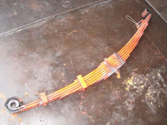 リーフスプリングAy(前右)