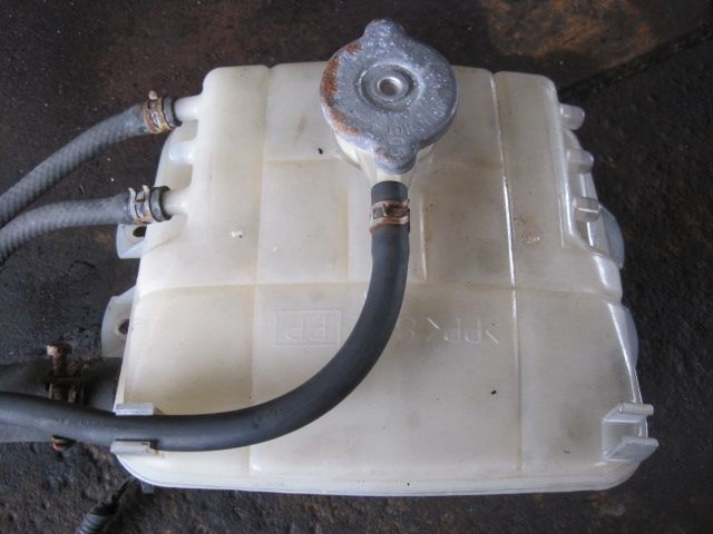 ラジエーターサブタンク