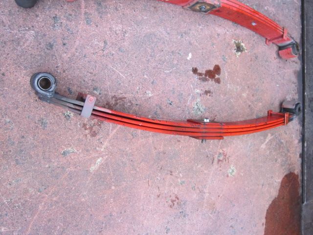 リーフスプリングAy(前右)