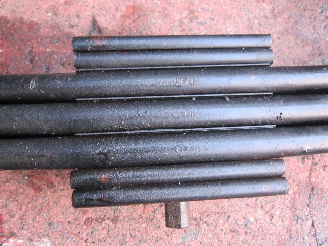 リーフスプリングAy(前左)