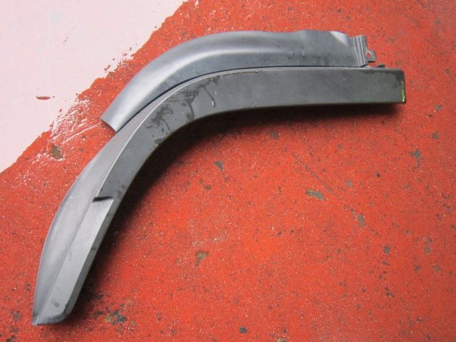 Fフェンダーパネル(左)