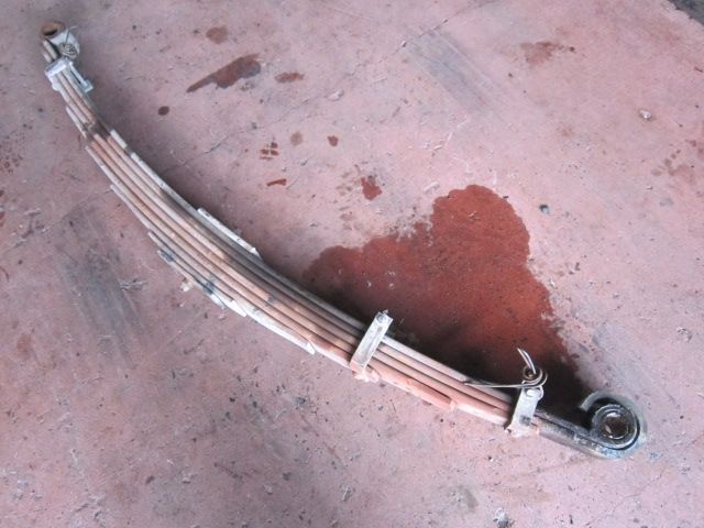 リーフスプリングAy(前右)