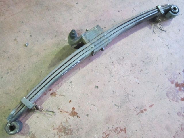 リーフスプリングAy(前左)