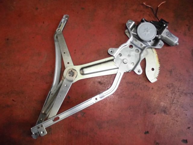 Fドアレギュレーター(右)