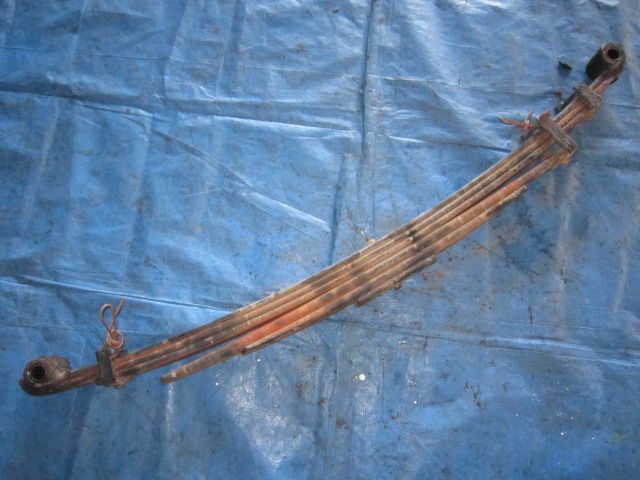 リーフスプリングAy(後左)