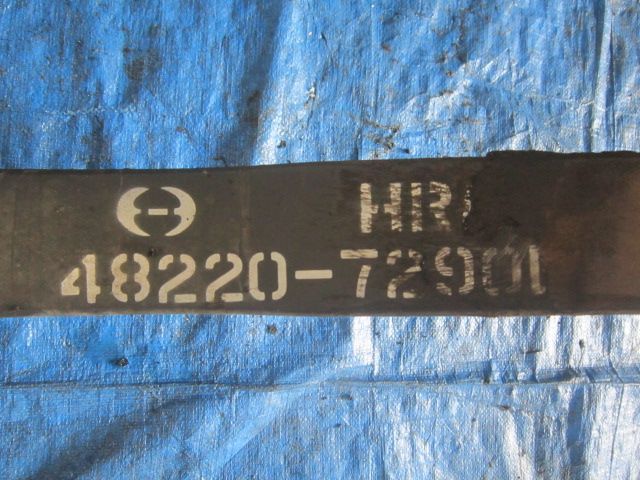 リーフスプリングAy(後右)