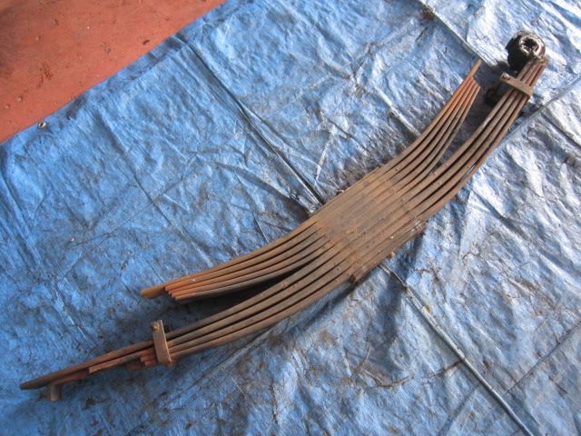 リーフスプリングAy(後左)