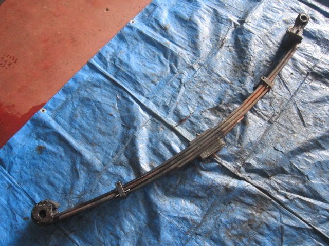 リーフスプリングAy(前右)