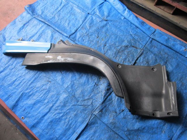 Fフェンダーパネル(右)