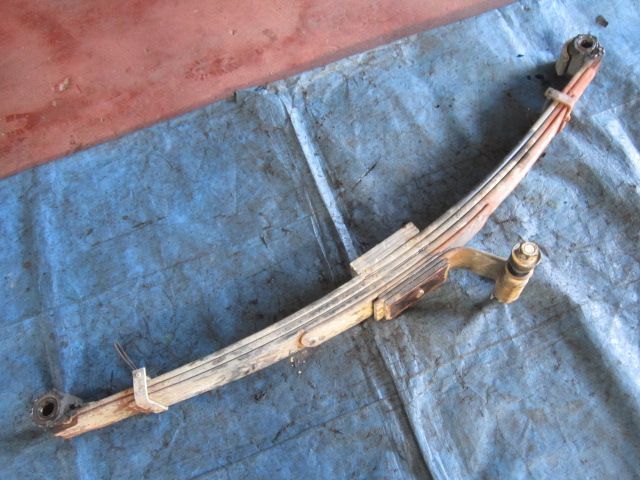 リーフスプリングAy(前右)