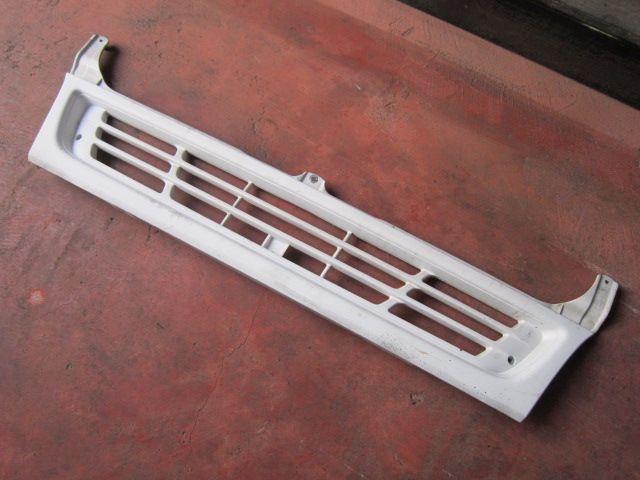 ラジエーターグリル