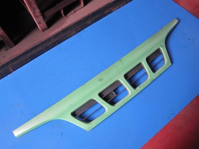 ラジエーターグリル