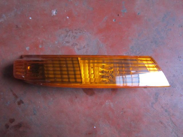 ウィンカー(右)